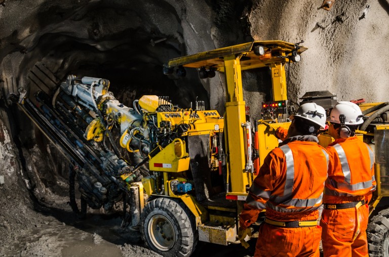 Nettoyant haute sécurité Travail minier avec une machine