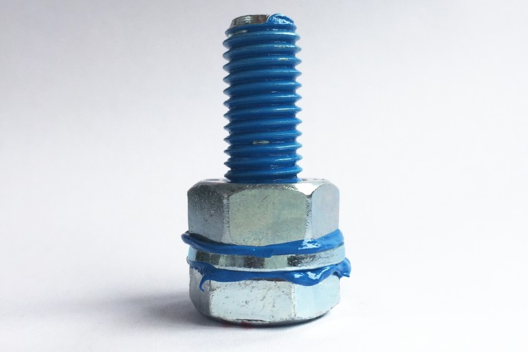 Pâte sans métal écrou et boulon lubrifiés avec de la pâte bleue